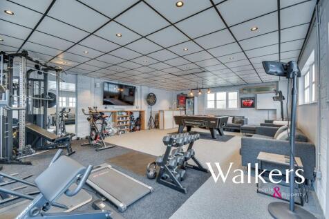 Garage/Gym