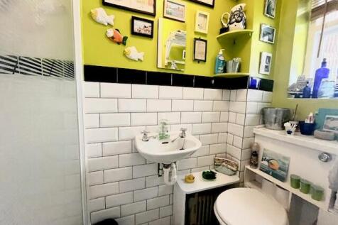 Ground Floor Shower