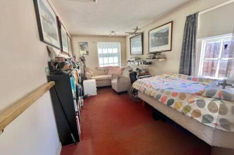 Family Room Bed 4