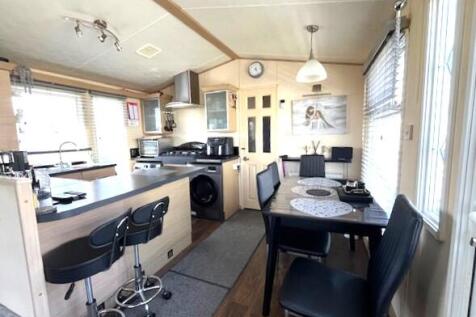 Kitchen/Dining Space