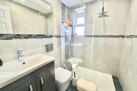 Family Shower Room