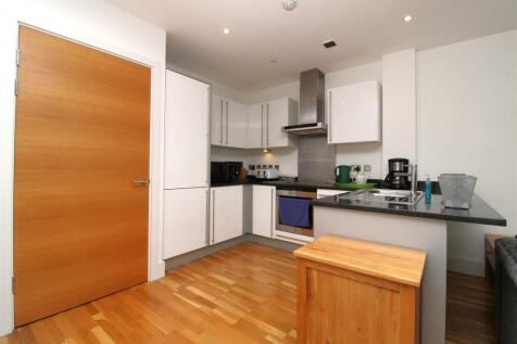 Kitchen 2.JPG