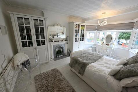 Bedroom 2 (2)