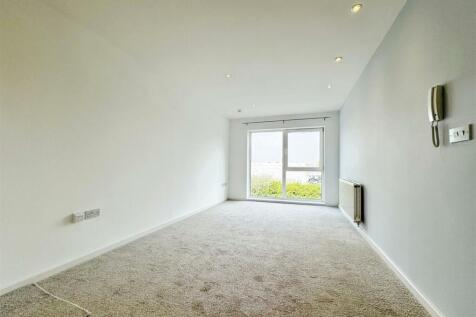 Living/dining area