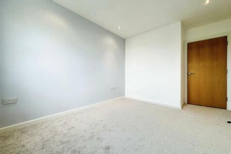 Bedroom 1 (2)