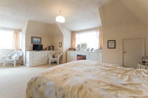Bedroom 1 (2)