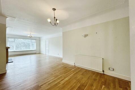 Dining area to living area