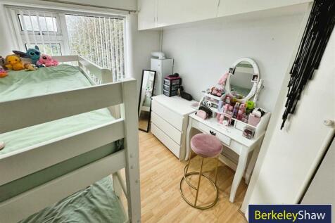 Bedroom 2 (2)