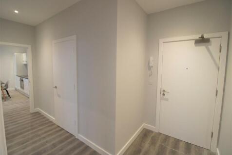 Hallway 1.jpg