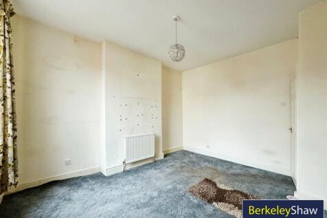 Bedroom 2 (2)
