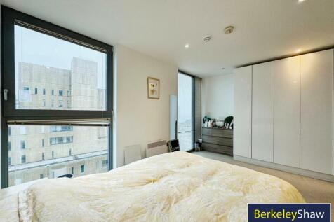 Master bedroom (2)