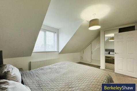 Bedroom 1 (2)