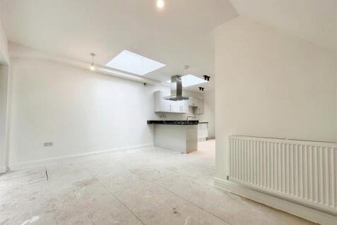 Living area to kitchen (2)