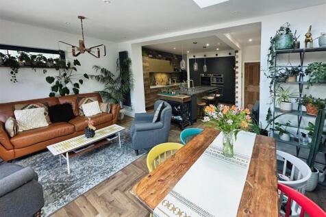 Open Plan Kitchen Living Space