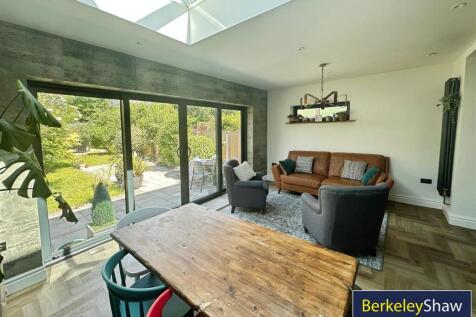 Open Plan Kitchen and Living Areaa