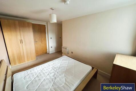 Bedroom 1 (2)
