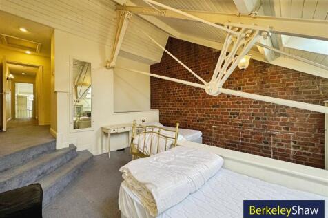 Bedroom 2 (2)