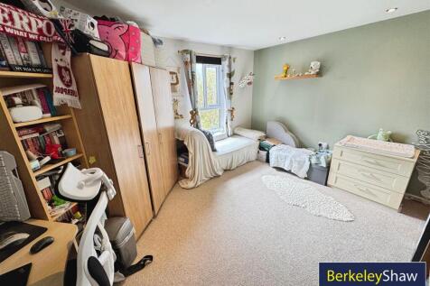 Bedroom 2 (2)