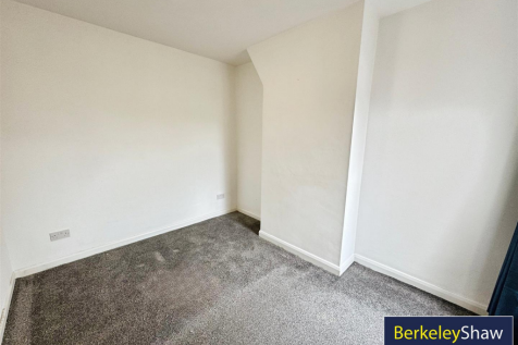 Bedroom 2 (2)