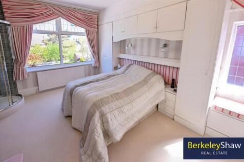 Bedroom 1 (2)