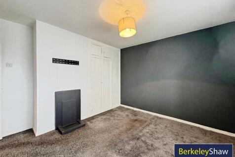 Bedroom 1 (2)