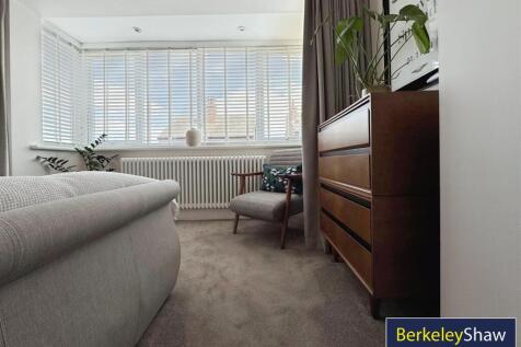 Bedroom 1 (2)