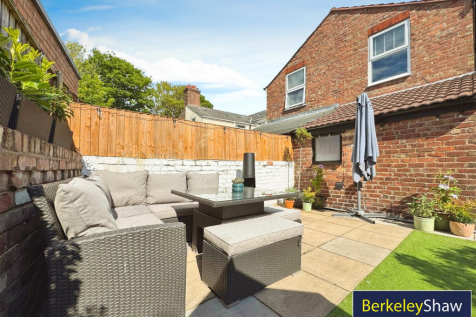 Rear garden (3)