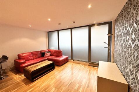 Open Plan Lounge/ Kitchen