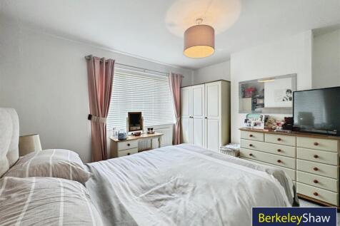 Bedroom 1 (2)