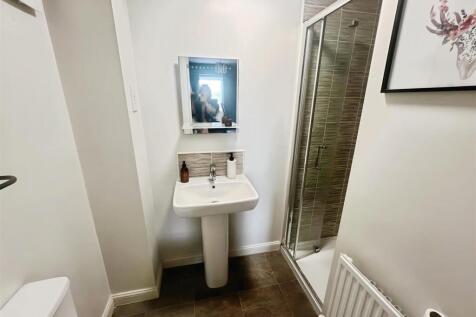 Master Bedroom with En-Suite