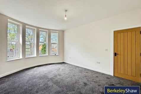 Bedroom 1 (2)