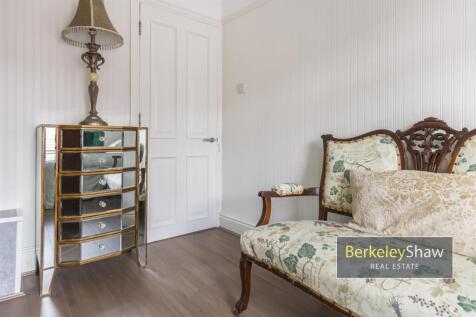 Bedroom 2 (2)