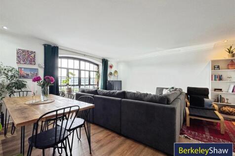 Living/dining area