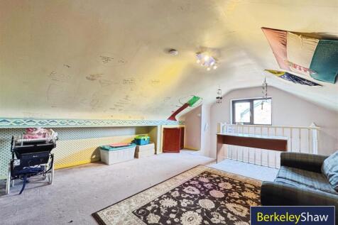 Loft room (2)
