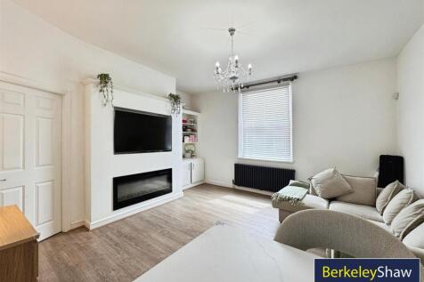 Open plan kitchen diner/living area
