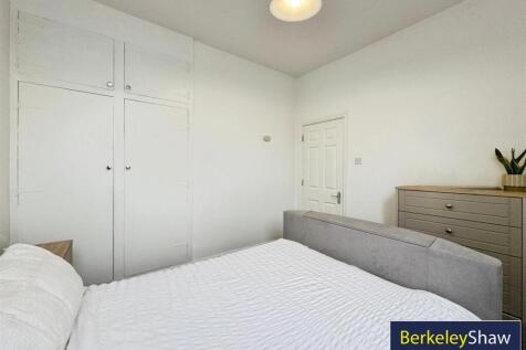 Bedroom 1 (2)