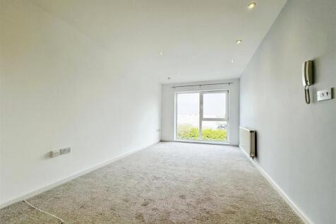 Living/dining area
