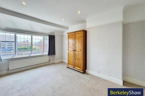 Moorgate Avenue, Crosby