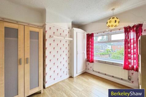 Moorgate Avenue, Crosby