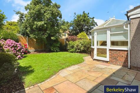 Moorgate Avenue, Crosby