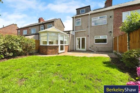 Moorgate Avenue, Crosby