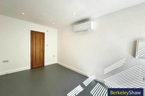Stoneleigh Park, Thornton