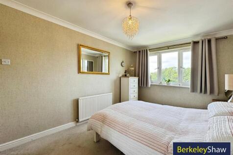Bedroom 1 (2)