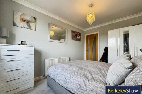 Bedroom 2 (3)