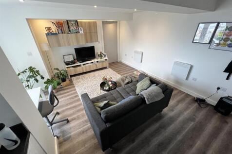 Open Plan Lounge Kitchen
