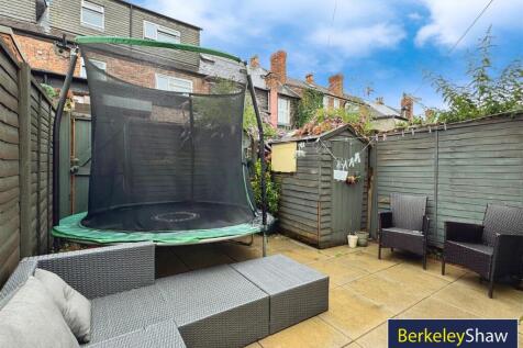 Rear yard (2)