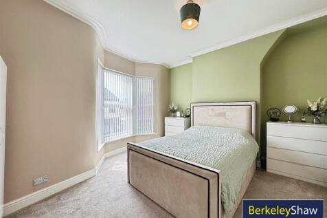 Penrhyn Avenue, L21