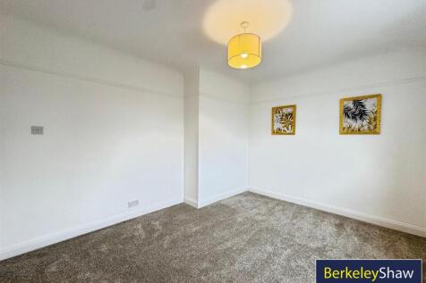 Bedroom 1 (2)