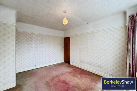 Bedroom 1 (2)