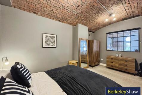 Master bedroom (2)